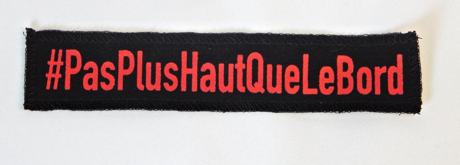 Pasplushautquelebord rouge