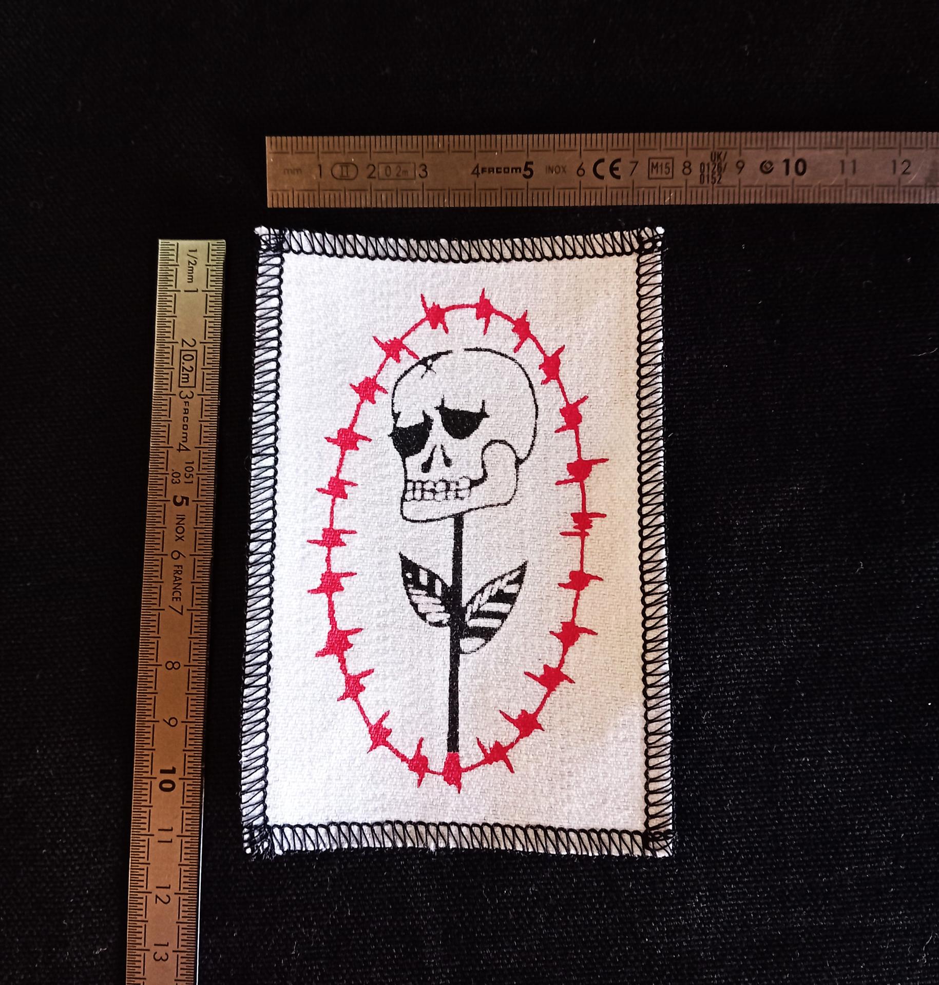 Tete de mort fleur